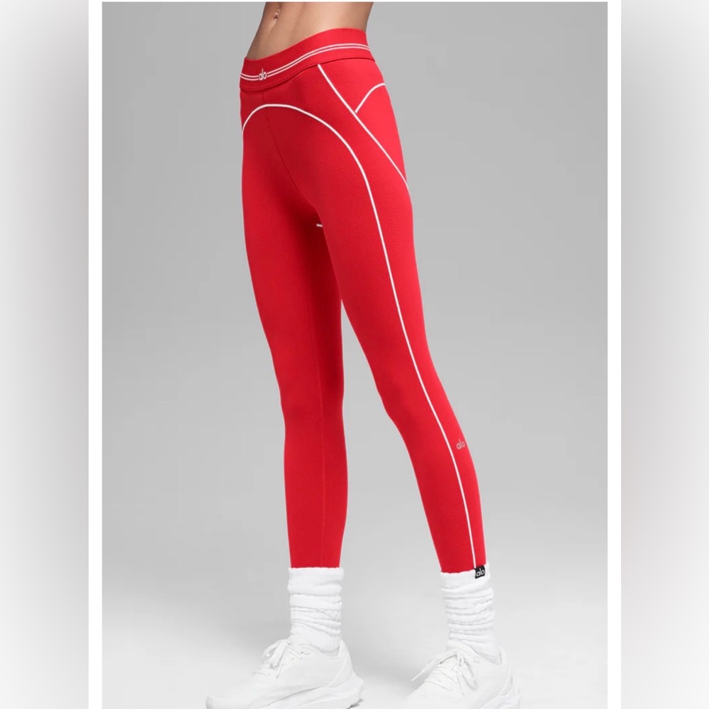 SOLD OUT ONLINE Alo yoga bright red airbrush high waist heart throb legging